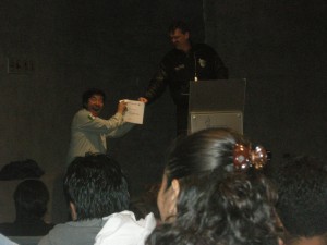 Félix recibiendo los reconocimientos